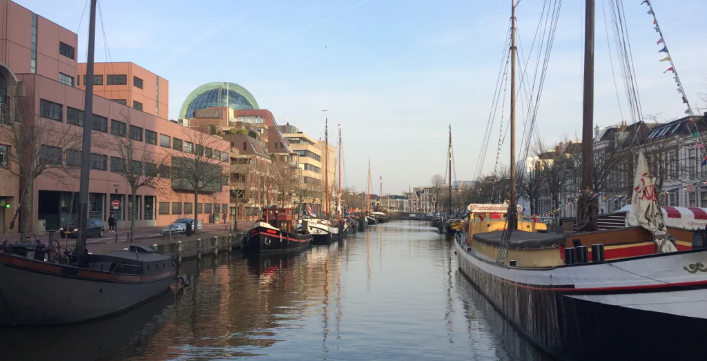 Vaarroutes in Friesland en hoe je veilig en ontspannen het water op gaat