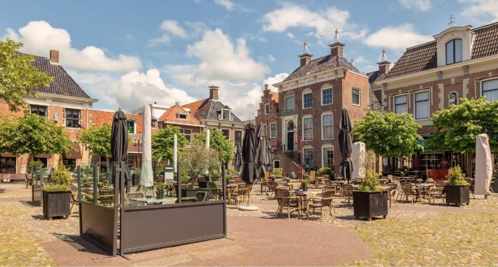 Workum in Friesland waar water geschiedenis en dagelijks leven samenkomen