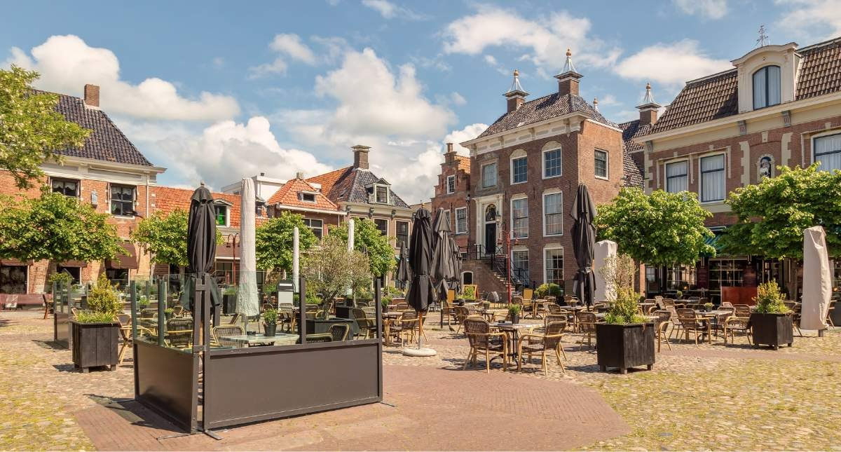 Workum in Friesland waar water geschiedenis en dagelijks leven samenkomen