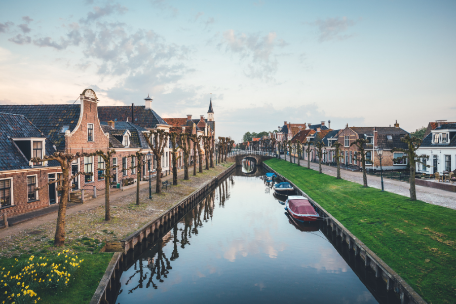 Rijs in Friesland een dorp met natuur en geschiedenis